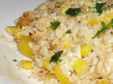 Zdjęcie - Kurczak z ryżem i żółtymi warzywami - Przepisy kulinarne ze zdjęciami