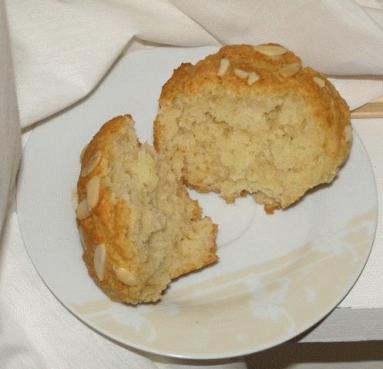 Zdjęcie - Waniliowo migdałowe muffiny - Przepisy kulinarne ze zdjęciami
