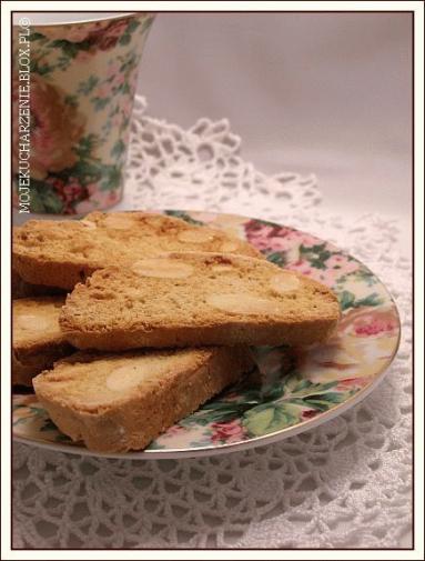 Zdjęcie - Biscotti z migdałami - Przepisy kulinarne ze zdjęciami