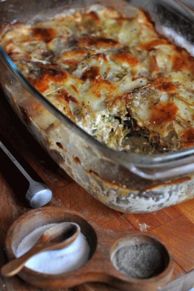 Zdjęcie - Ziemniaki gratin z włoską kapustą i chorizo - Przepisy kulinarne ze zdjęciami