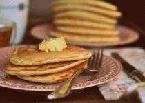 Zdjęcie - Pancakes- prawdziwie amerykańskie śniadanie - Przepisy kulinarne ze zdjęciami