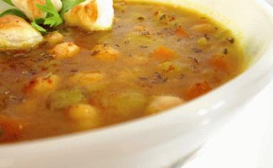 Zdjęcie - Zupa warzywna z ciecierzycą - Przepisy kulinarne ze zdjęciami