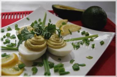 Zdjęcie - Jajka nadziewane awokado - Przepisy kulinarne ze zdjęciami
