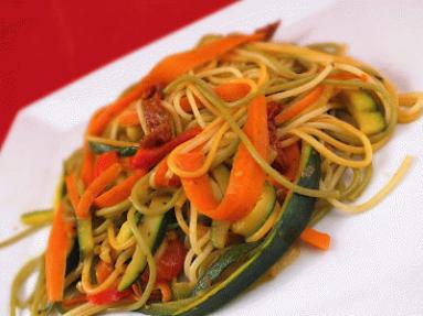 Zdjęcie - Spaghetti z warzywami - Przepisy kulinarne ze zdjęciami