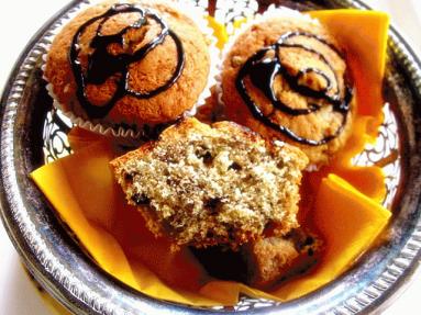 Zdjęcie - Muffinki bananowe z czekoladowymi kropelkami - Przepisy kulinarne ze zdjęciami