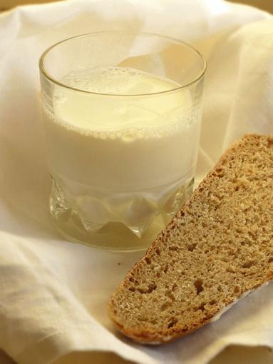 Zdjęcie - Chleb mleczny na zakwasie - Przepisy kulinarne ze zdjęciami