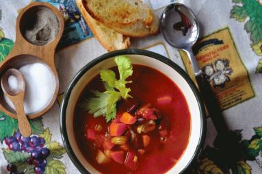 Zdjęcie - Gęsta zupa warzywna z czerwoną fasolą - Przepisy kulinarne ze zdjęciami