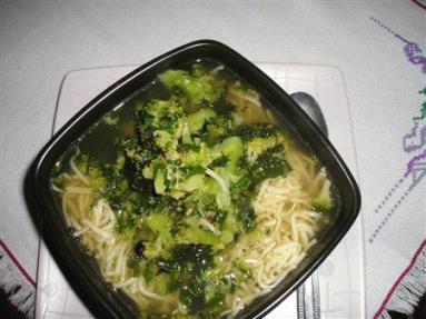Zdjęcie - Na niepogodę...Chiński rosół z brokułem i kapustą pekińska... - Przepisy kulinarne ze zdjęciami