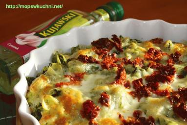 Zdjęcie - Zapiekanka makaronowa ze szpinakiem i mozzarellą - Przepisy kulinarne ze zdjęciami