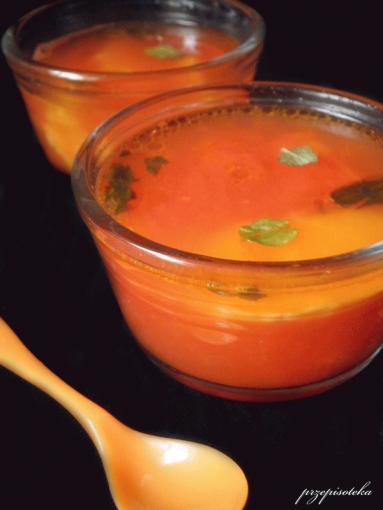 Zdjęcie - Zupa pomidorowa z pomarańczą i miętą - Przepisy kulinarne ze zdjęciami