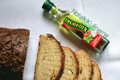 Zdjęcie - Chleb na maślance z suszonymi pomidorami - Przepisy kulinarne ze zdjęciami