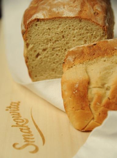 Zdjęcie - Orkiszowy chleb z karmelizowaną cebulą - Przepisy kulinarne ze zdjęciami