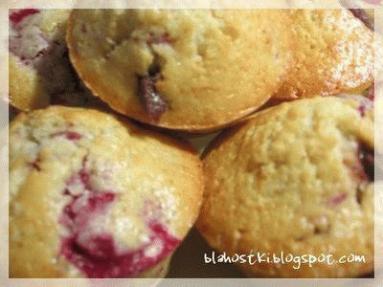 Zdjęcie - Muffiny z malinami i czekoladą - Przepisy kulinarne ze zdjęciami