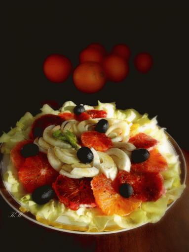 Zdjęcie - Sałatka sycylijska z pomarańczy - Przepisy kulinarne ze zdjęciami