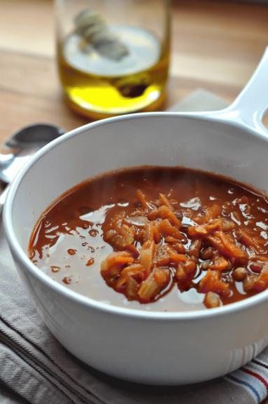 Zdjęcie - Zimowa zupa z soczewicy - Przepisy kulinarne ze zdjęciami