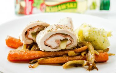 Zdjęcie - Kurczak zapiekany z szynką dojrzewającą - Przepisy kulinarne ze zdjęciami
