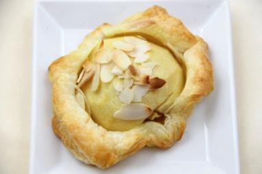 Zdjęcie - Jabłka w cieście francuskim - Przepisy kulinarne ze zdjęciami