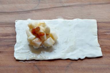 Zdjęcie - Francuskie ciastka z jabłkami i twarożkiem- krok po kroku - Przepisy kulinarne ze zdjęciami