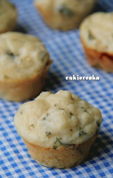 Zdjęcie - Mini muffinki z krewetkami i pietruszką - Przepisy kulinarne ze zdjęciami