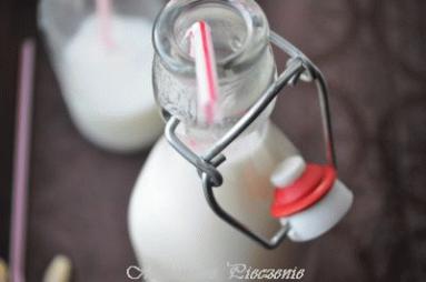Zdjęcie - Domowe mleko migdałowe - Przepisy kulinarne ze zdjęciami
