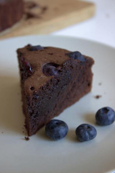 Zdjęcie - Brownie z borówkami - Przepisy kulinarne ze zdjęciami