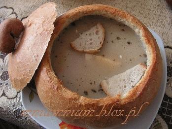 Zdjęcie - Żurek w chlebie - na  Wielkanoc - Przepisy kulinarne ze zdjęciami