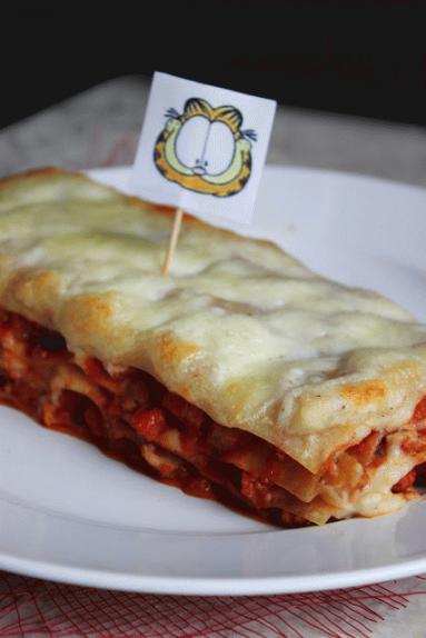 Zdjęcie - "Garfield" : Lasagne a'la bolognese - Przepisy kulinarne ze zdjęciami