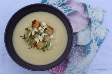 Zdjęcie - Zupa czosnkowa z serem feta - Przepisy kulinarne ze zdjęciami