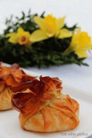 Zdjęcie - Kurczak w sakiewkach z ciasta phyllo - Przepisy kulinarne ze zdjęciami