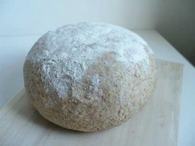 Zdjęcie - Piwny chleb potrójnie pszenny na zakwasie - Przepisy kulinarne ze zdjęciami