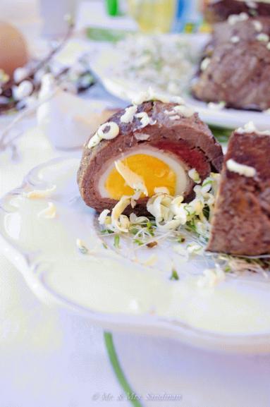 Zdjęcie - Zrazy wołowe z jajkiem w bekonowym garniturku - Przepisy kulinarne ze zdjęciami