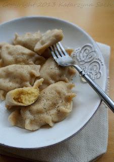 Zdjęcie - Pierogi z ciecierzycą i serem feta - Przepisy kulinarne ze zdjęciami