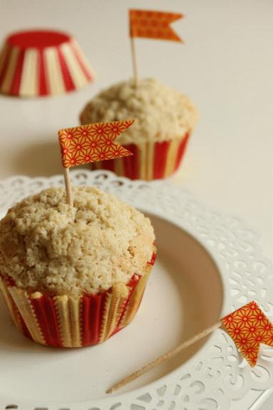 Zdjęcie - Muffiny z mąki owsianej z kruszonką - Przepisy kulinarne ze zdjęciami