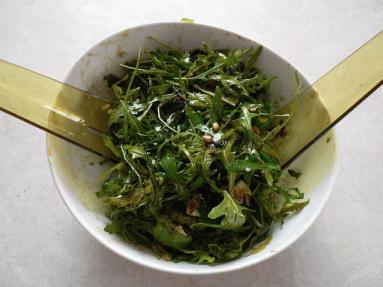 Zdjęcie - Zielona sałatka z olejem z pestek dyni - Przepisy kulinarne ze zdjęciami