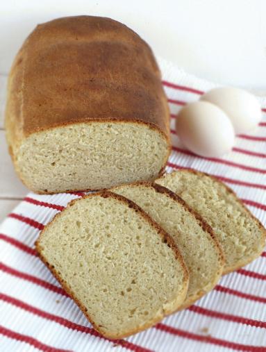 Zdjęcie - Mleczny chleb z jajkami - Przepisy kulinarne ze zdjęciami