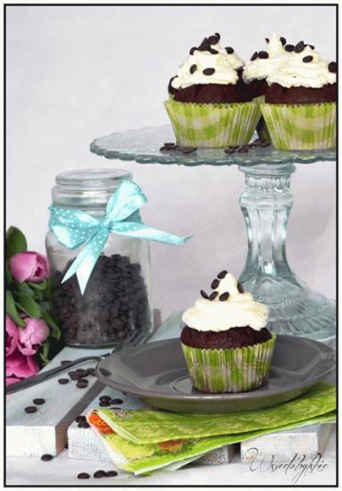 Zdjęcie - Muffina czekoladowa z wiśniową nutą - Przepisy kulinarne ze zdjęciami