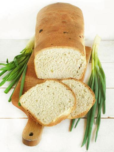 Zdjęcie - Chleb tostowy z mascarpone i szczypiorkiem - Przepisy kulinarne ze zdjęciami