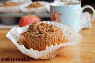 Zdjęcie - Jeżynowo - jabłkowe muffiny z kruszonką - Przepisy kulinarne ze zdjęciami