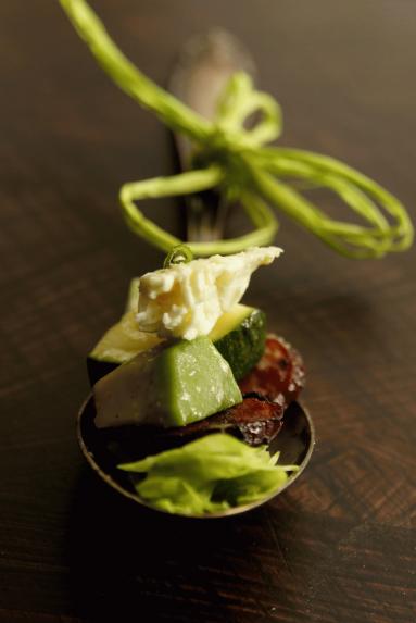 Zdjęcie - Sałatka z awokado - Przepisy kulinarne ze zdjęciami