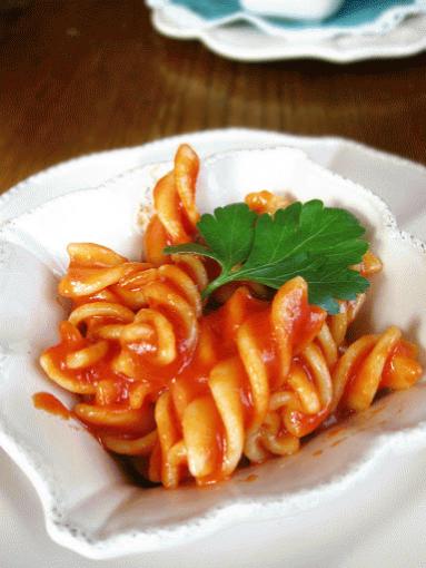 Zdjęcie - Szybki i prosty sos pomidorowy z serwatką - Przepisy kulinarne ze zdjęciami