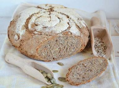 Zdjęcie - Chleb wieloziarnisty na zakwasie pszennym - Przepisy kulinarne ze zdjęciami