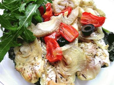 Zdjęcie - Filety z dorsza z warzywami pieczone  w folii - Przepisy kulinarne ze zdjęciami