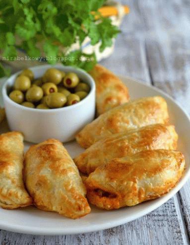Zdjęcie - Pikantno-słodkie empanady z mięsem - Przepisy kulinarne ze zdjęciami