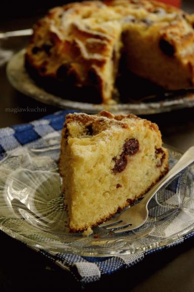 Zdjęcie - Ciasto z białą czekolada i wiśniami - Przepisy kulinarne ze zdjęciami