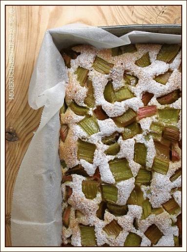 Zdjęcie - Ucierane ciasto z rabarbarem i cytryną - Przepisy kulinarne ze zdjęciami
