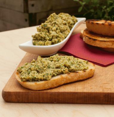 Zdjęcie - Tapenada z zielonych oliwek - Przepisy kulinarne ze zdjęciami