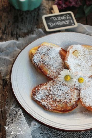 Zdjęcie - Śniadanie: Racuszki na oleju kokosowym z rabarbarem - Przepisy kulinarne ze zdjęciami