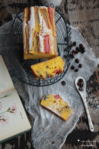 Zdjęcie - Jogurtowy keksik z rabarbarem - Przepisy kulinarne ze zdjęciami