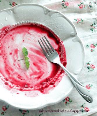 Zdjęcie - Ajerkuchy czyli placki serowe z sosem malinowym - Przepisy kulinarne ze zdjęciami