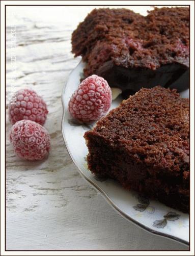 Zdjęcie - Ciasto czekoladowe z malinami - Przepisy kulinarne ze zdjęciami